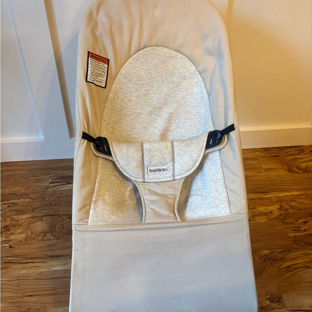 BabyBjörn Beige Baby Bouncer